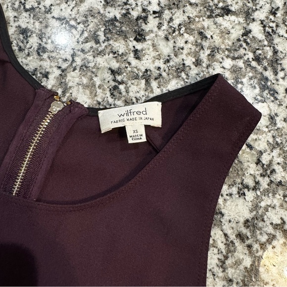 Aritzia Wilfred Sevres Sleeveless Blouse in Plum (Deep Purple) Top - Picture 2 of 6